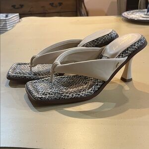 Circus by Sam Edelman Cream and Black Patterned Heels